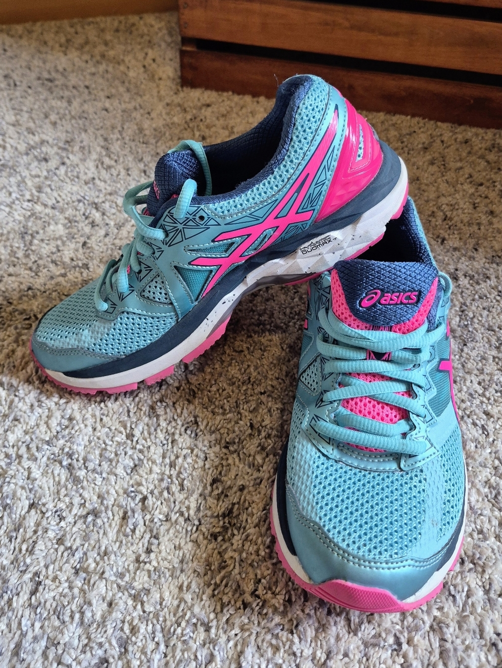 Asics Running Shoe Size 6 NEW WOT - Turquoise and Pink